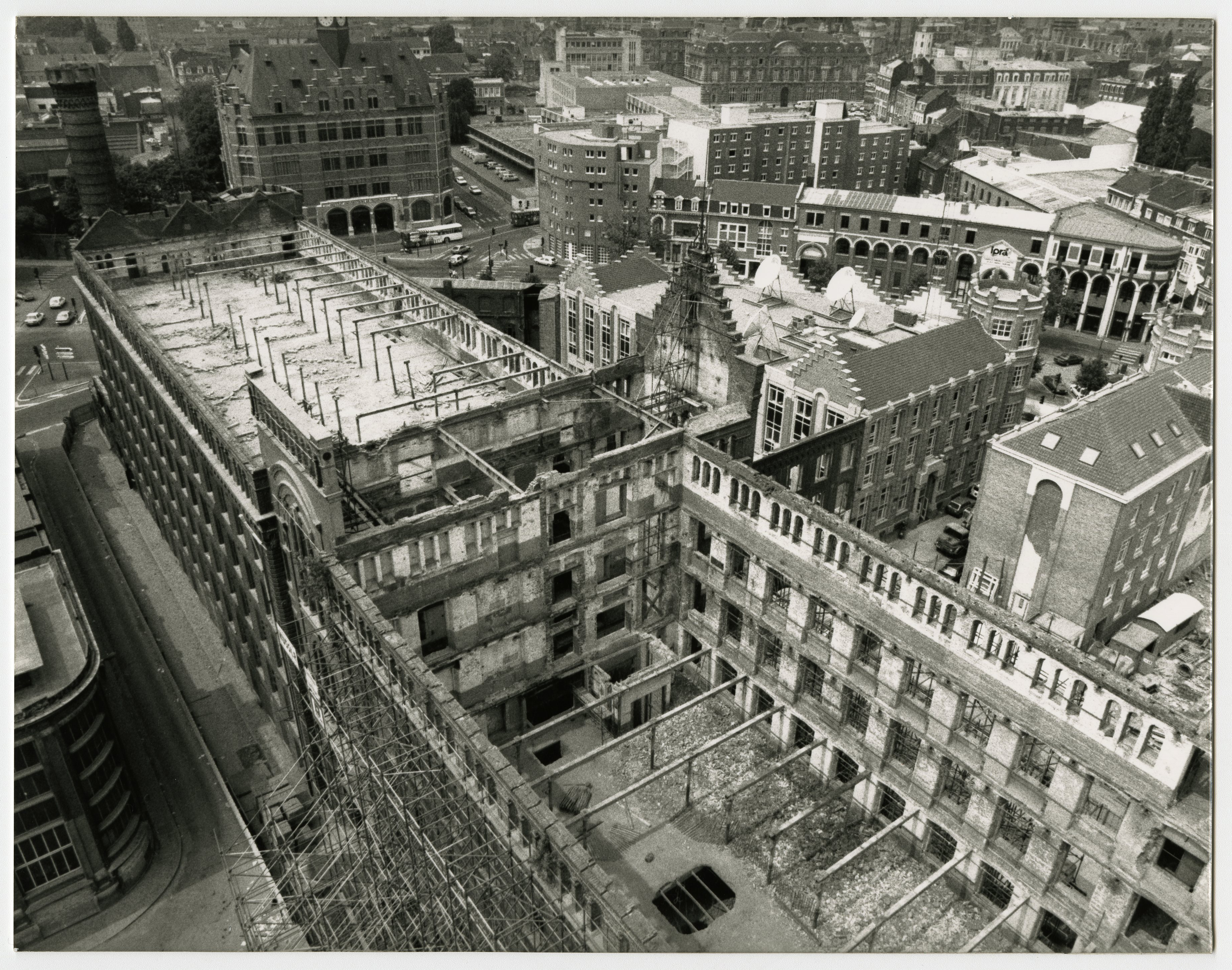 Photographie du chantier de l'aile est du bâtiment