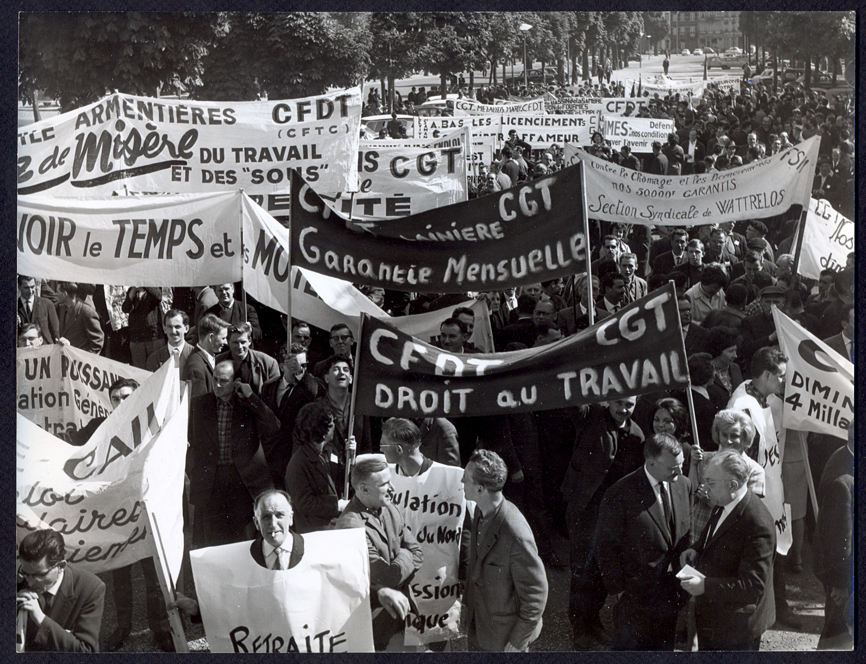 Manifestation régionale contre les licenciements et pour le développement économique : tirage photographique, Lille (Nord), 1965.