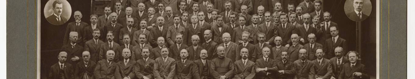 Professeurs et élèves de l'Institut technique roubaisien, 1925. ANMT 1988 7 465, Motte-Bossut (entreprise textile)