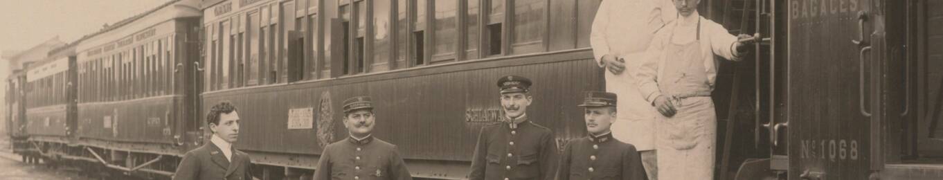 Personnel embarqué : photographie noir et blanc, cliché Gustav Schlein, photographe à Fischern (Neust.) Hotel Central, 1890.