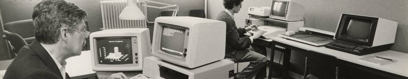Détail d'une photographie du laboratoire des pressions et terrains du CERCHAR, 1986