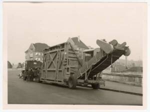 Arracheuse à betteraves : photographie, 1960.