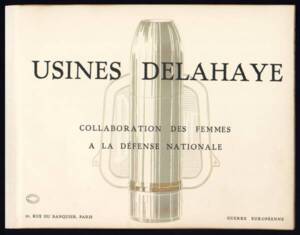 Première page d'un album de photographies sur la participation des femmes à l'effort de guerre, 1917.  ANMT 2014 39 2, Société automobile "Delahaye".