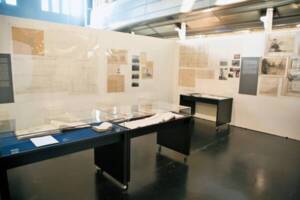 Photographie de l'exposition, 2006.