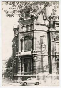 Siège des services administratifs de l’entreprise Damart : photographie de la façade rue Dammartin, sans date.