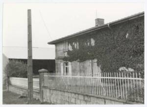 Bâtiment d’habitation au sein d’un corps de ferme : photographie, s.d.