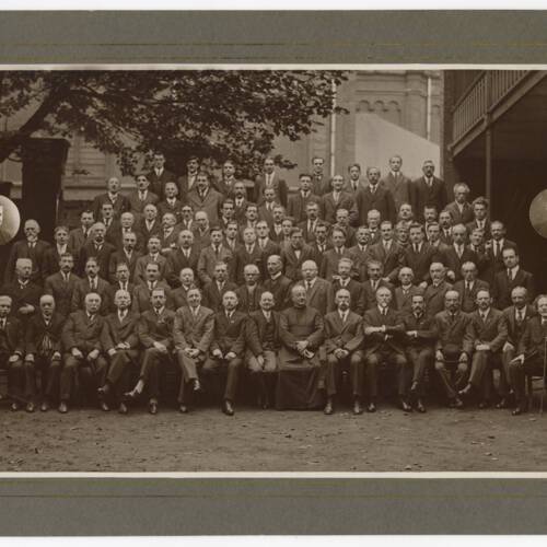 Professeurs et élèves de l'Institut technique roubaisien, 1925. ANMT 1988 7 465, Motte-Bossut (entreprise textile)