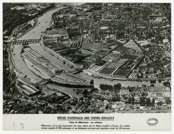 Vue a&eacute;rienne de l&rsquo;usine de Billancourt [vers 1960].