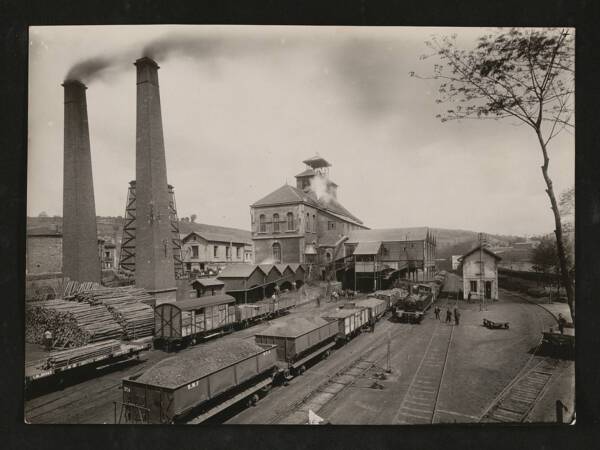 Mines de Roche-la-Molière, vue du puits de Sagnat (Loire), 1926.