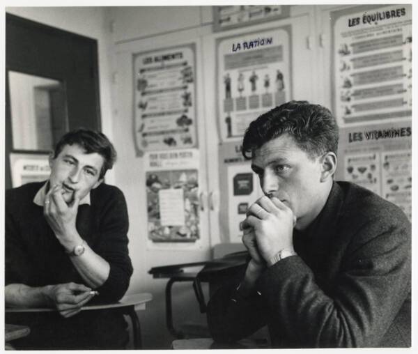 Jeunes adultes participant à une formation, Parthenay (Deux-Sèvres), date inconnue. Crédits : P. Collombert.