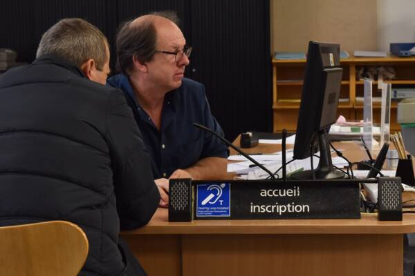 Accueil et conseil par le président de la salle de lecture des ANMT