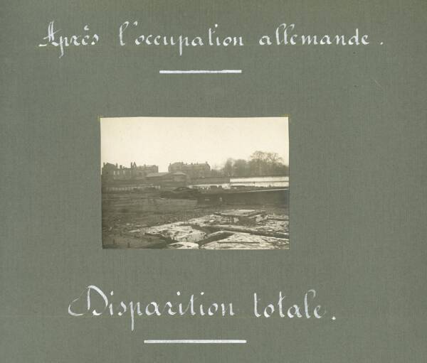 Page de l’album photographique intitulé « Comment les Allemands comprennent et pratiquent la concurrence étrangère par la destruction et le pillage des usines françaises en dehors de tout fait de guerre » [années 1910-1920].