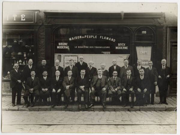 Photographie de la maison du peuple flamand (Roubaix), siège du  Ziekenbond Werkers Welzijn, sans date.